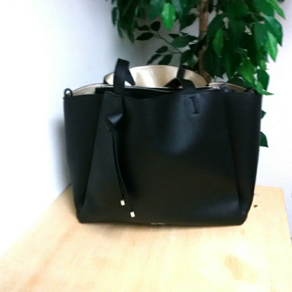 Nine West Womens gorgeous Black purse